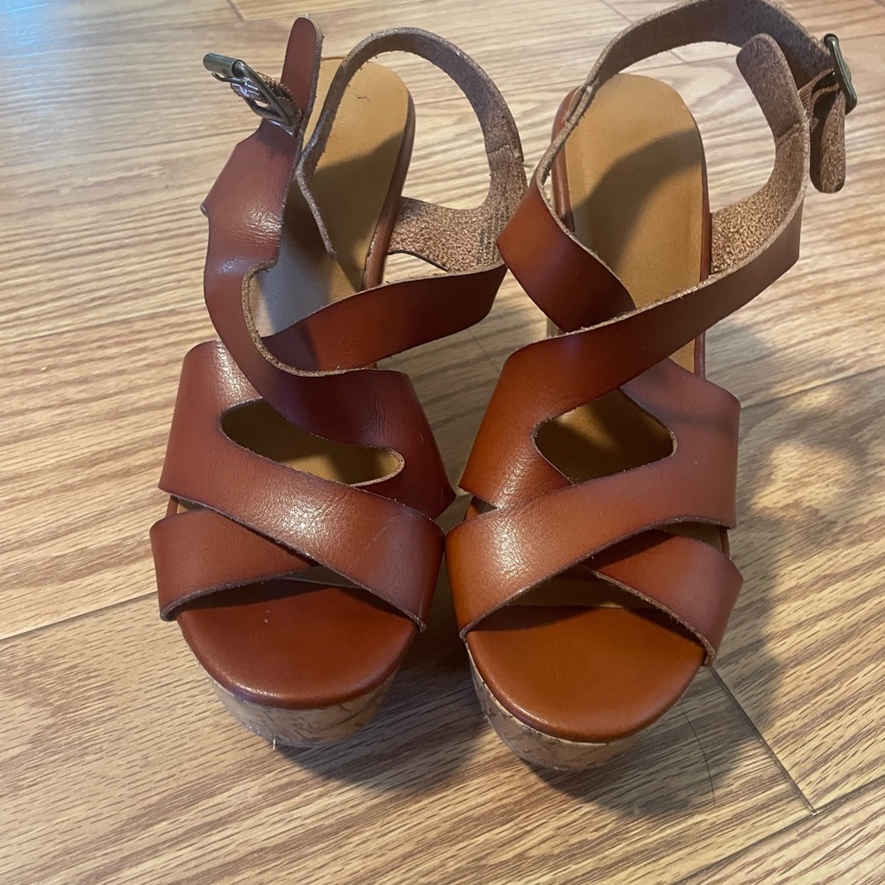 Mossimo leather platform wedge